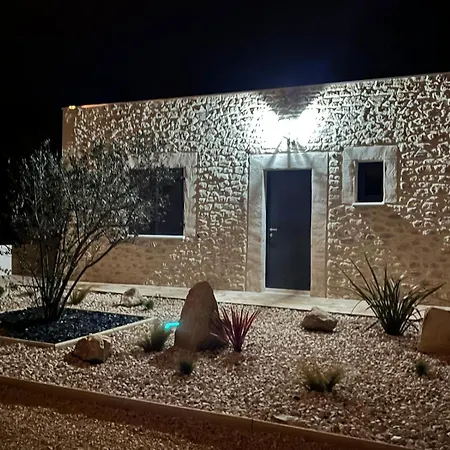 Le Mazet Des Amandiers 4 Etoiles Avec Jacuzzi , Terrain De Petanque Et Velos 度假居 尼姆